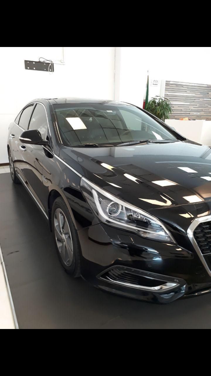 واکس و پولیش و احیای رنگ تخصصی خودرو