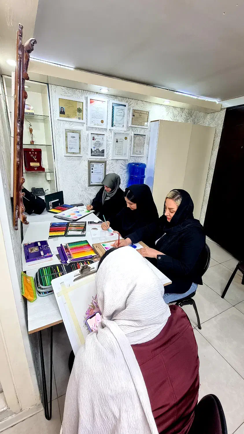 آموزش تخصصی و آکادمیک رنگ روغن و نقاشی با ارائه گواهی پایان دوره