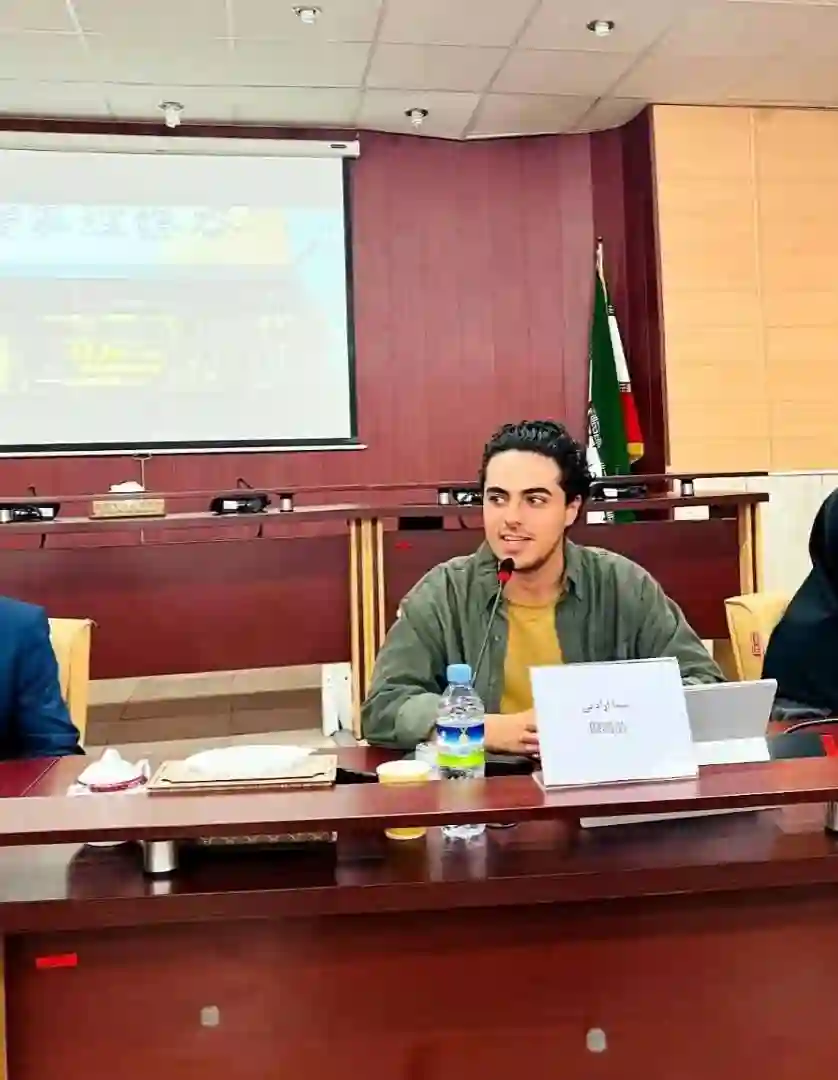 مترجم زبان چینی توسط دانش‌آموخته دانشگاه مطالعات بین‌المللی شانگهای