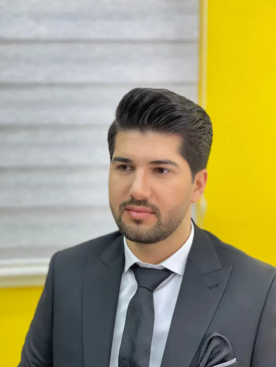 آرایشگاه داماد گریم و پاکسازی و کوتاهی موی داماد
