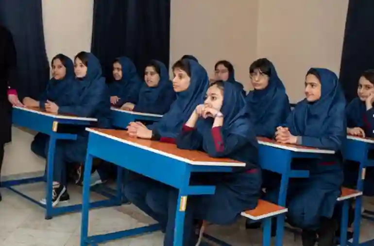 دبیرستان دخترانه دوره اول ریحانه الرسول
