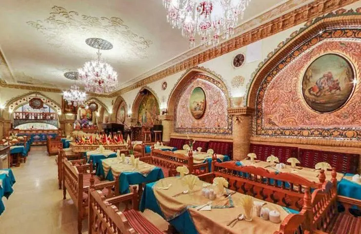 سفره خانه سنتی عالی قاپو با طعم‌های اصیل