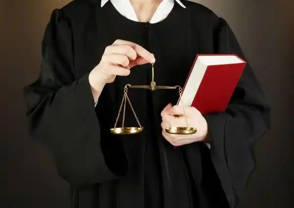 وکیل پایه یک دادگستری طلاق خانواده با مشاوره رایگان