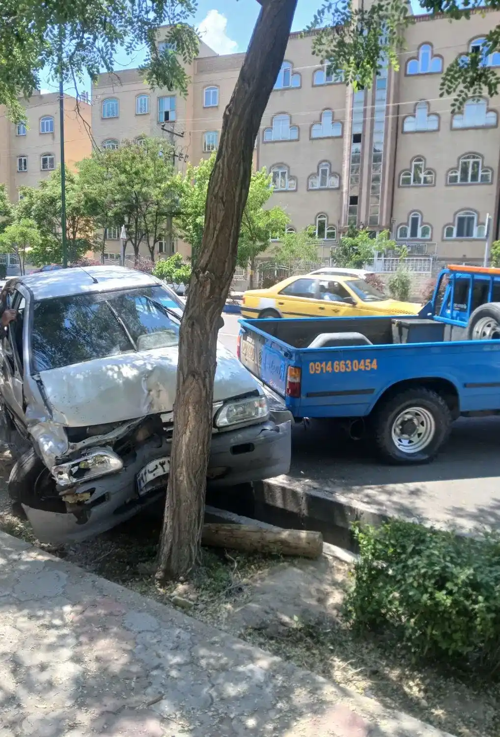 جرثقیل و یدک کش شبانه روزی در محل
