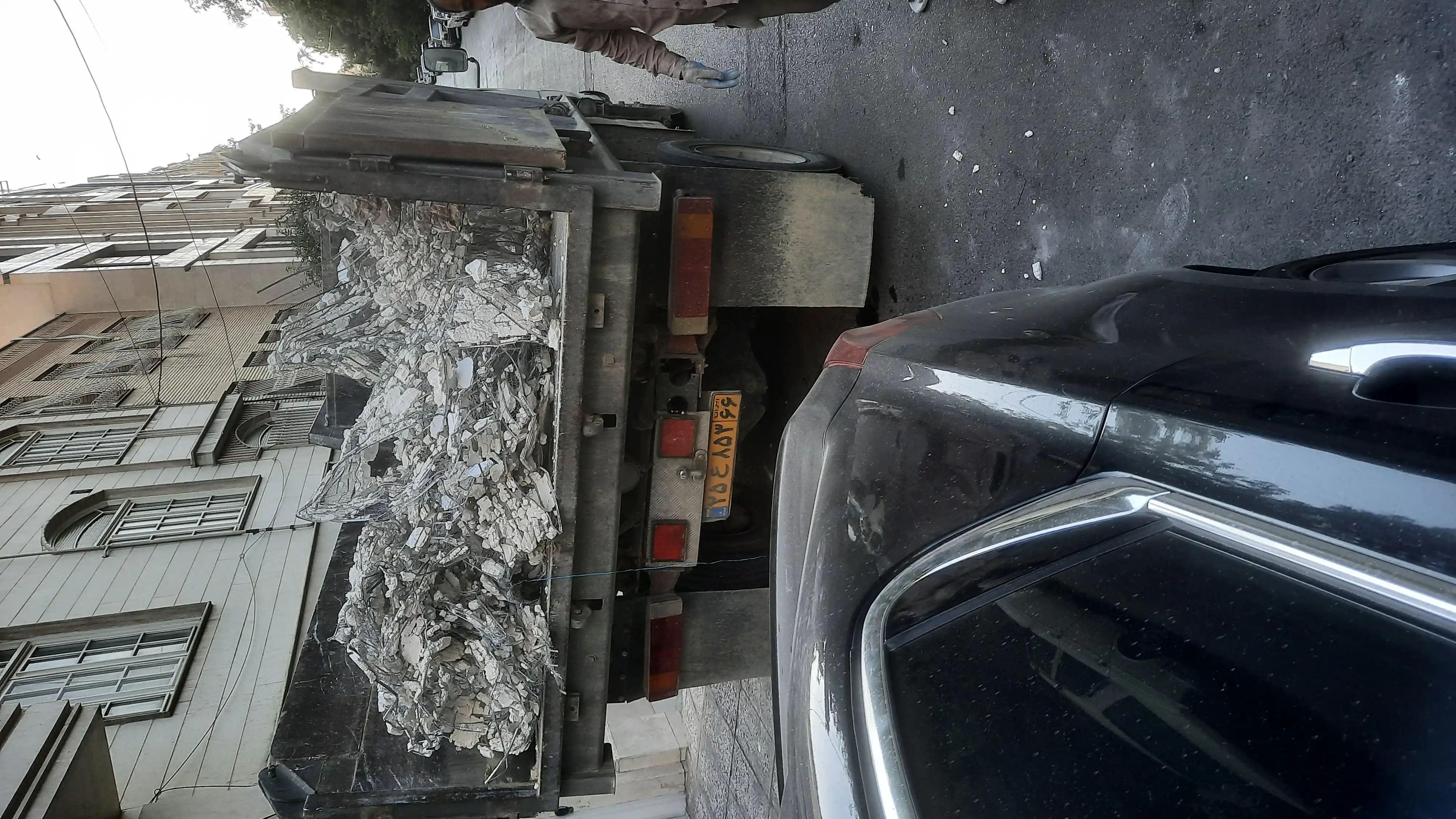 حمل نخاله با کارگر و بدون کارگر